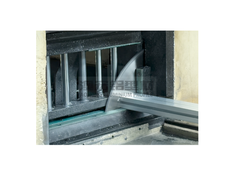 別讓“隱形誤差”吃掉利潤！工業鋁型材的精度焦慮如何破？