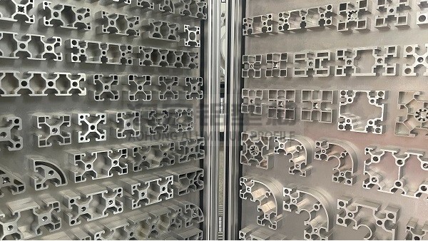 選購流水線鋁型材時要注意什么？